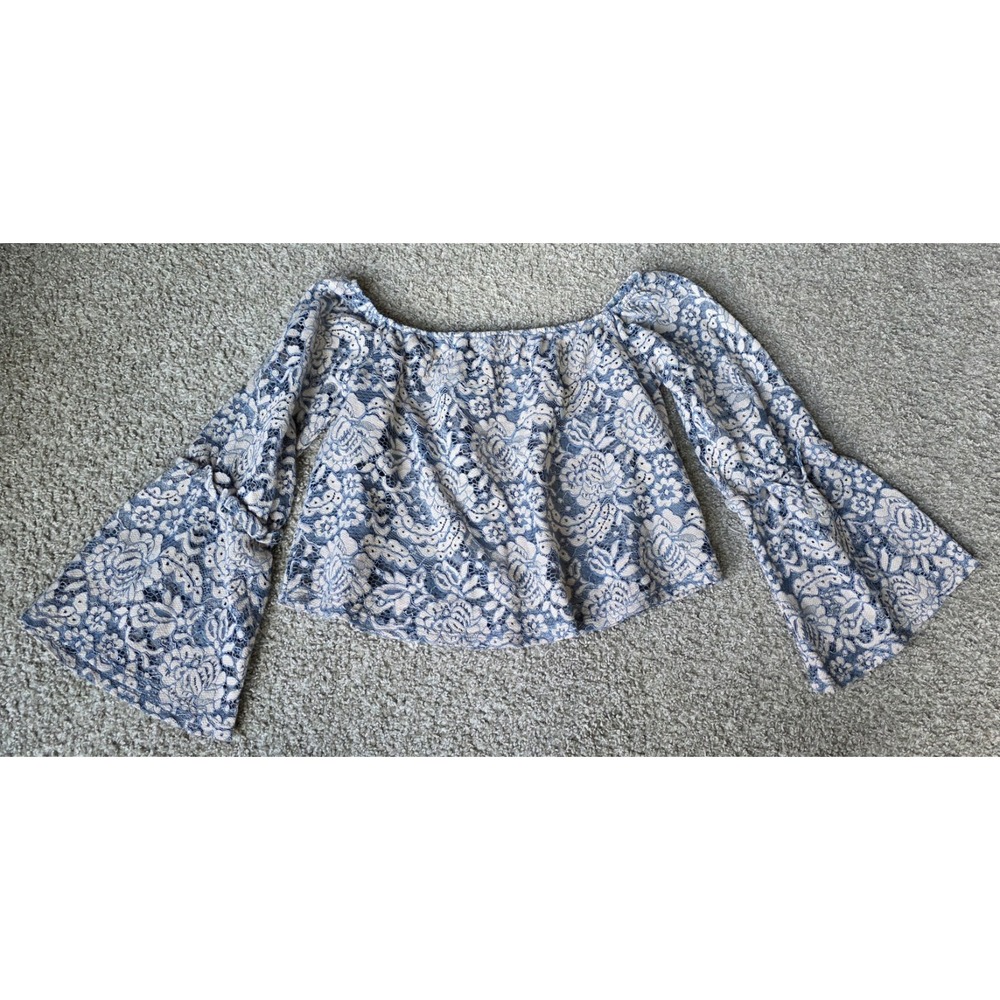 Women's Peach Love CA Blue/Cream Floral Lace Crop Top With Bell Sleeves Sz M